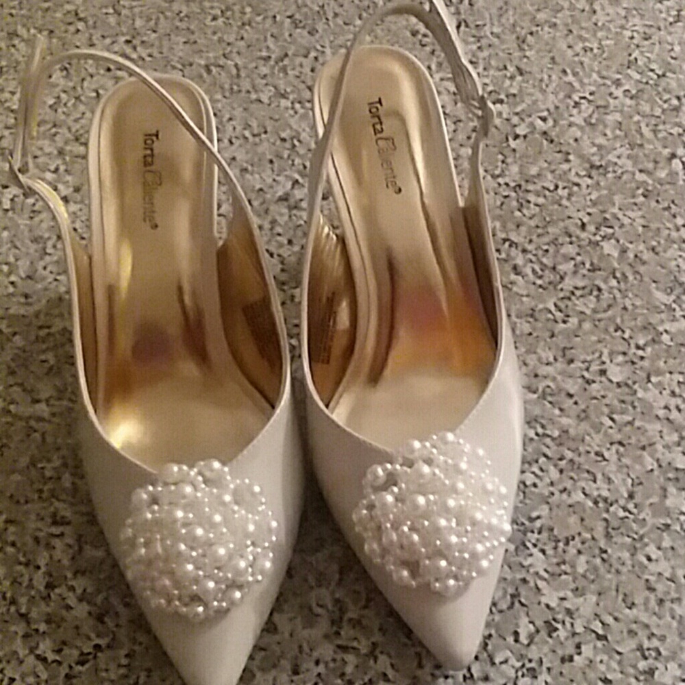 Torta Caliente pearla heels